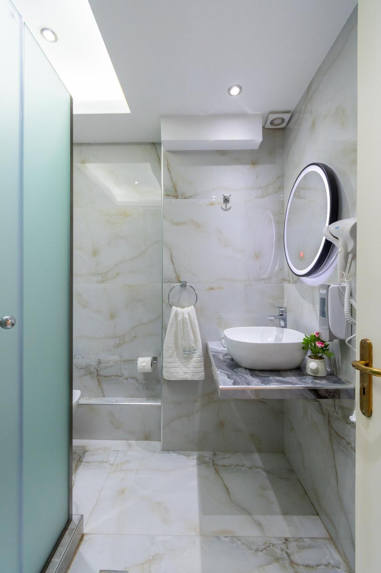 Family Inn Apartments&Suites 新马尔马拉斯 外观 照片