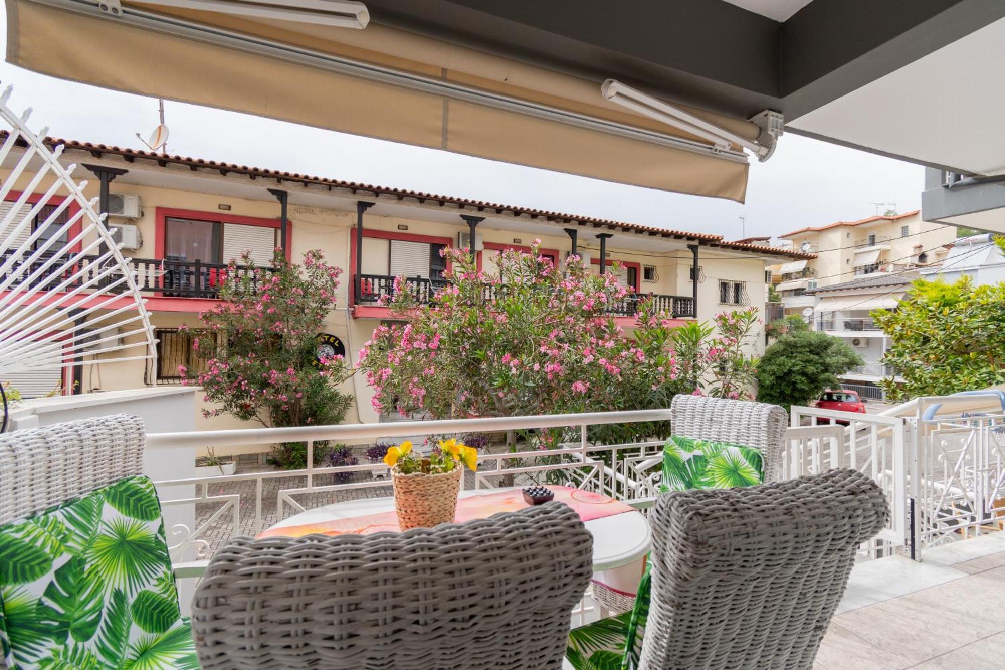 Family Inn Apartments&Suites 新马尔马拉斯 外观 照片